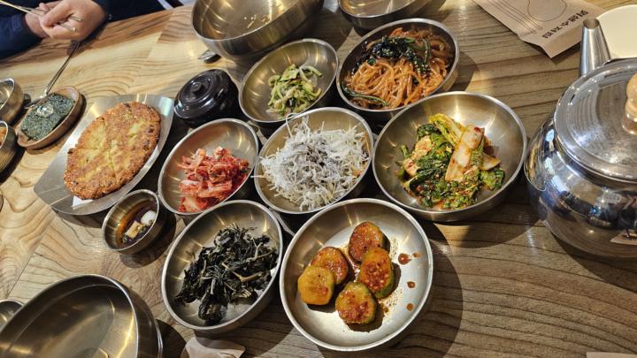 Eating Out, Korean Style