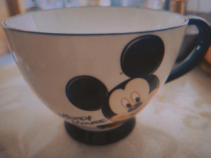 Making milk tea 