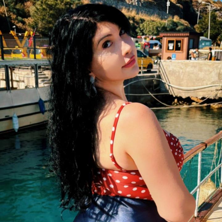 Kübra Yücel