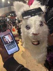 E B
