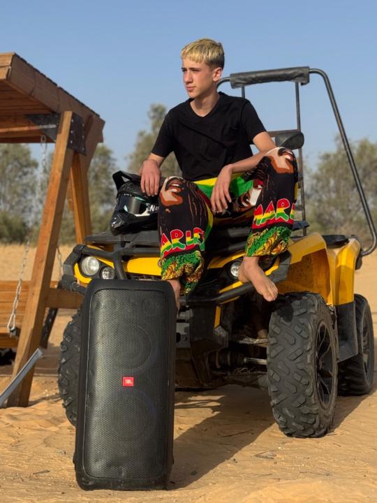 נעם רז