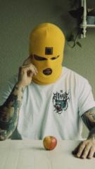 T R