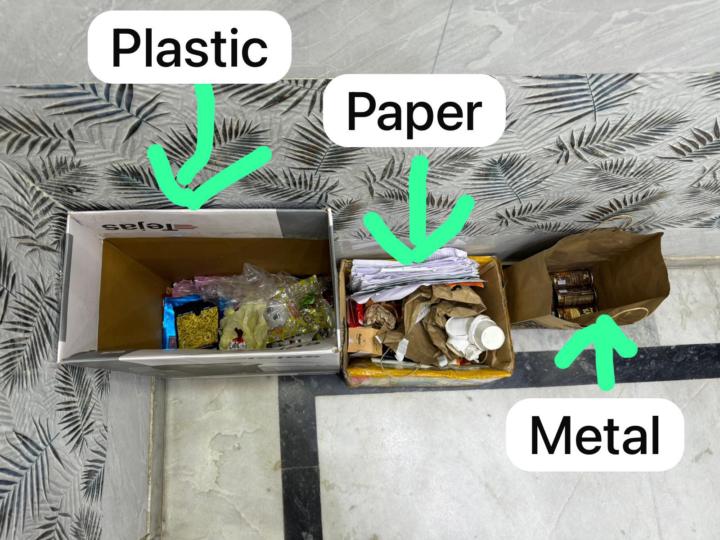 Dry waste collection box