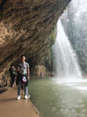 Vinh Hung