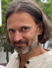 Martin D.