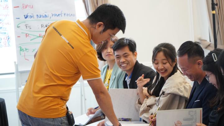 CÂU CHUYỆN CON RẬN – BÀI HỌC CHIẾN LƯỢC CHO NGƯỜI XÂY KÊNH