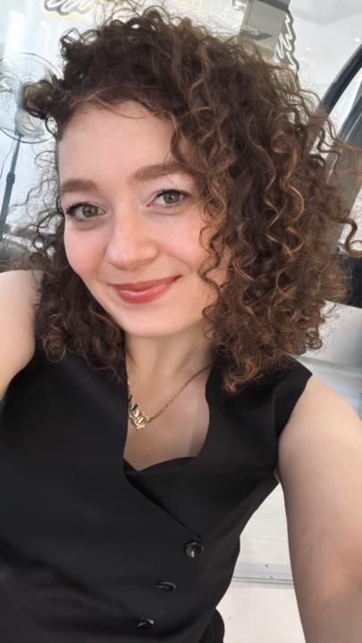 Melek Çakmakcı iş