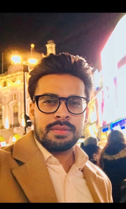 Moazam Siddiq