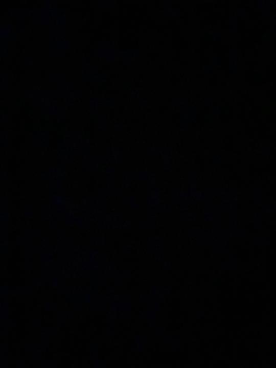 H J