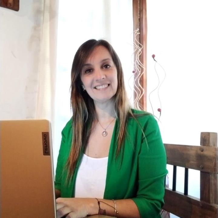 Paula Robles