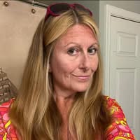 Jennifer Paquette