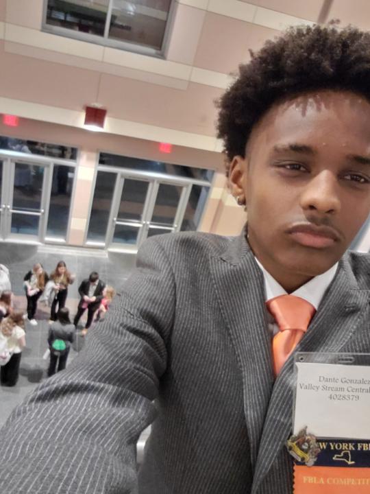 Dante Gonzalez jr