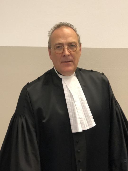 Dr Mart Nicky
