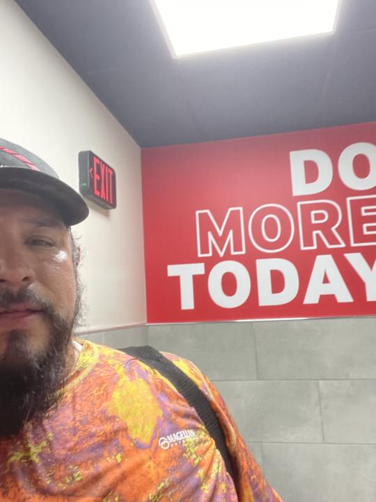 Welcome! Introduce yourself + share a pic of your workspace 🎉