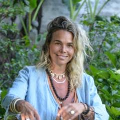 Alejandra Galán Camps TALAVERA to dress