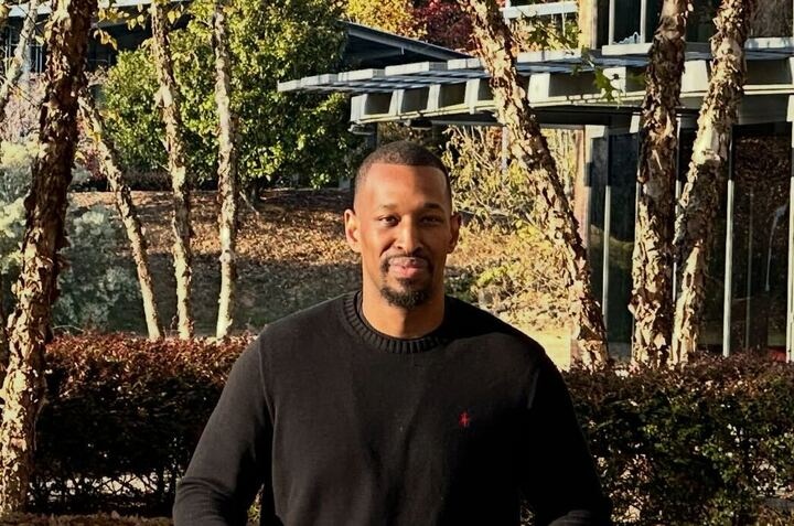 Desmond Thomas