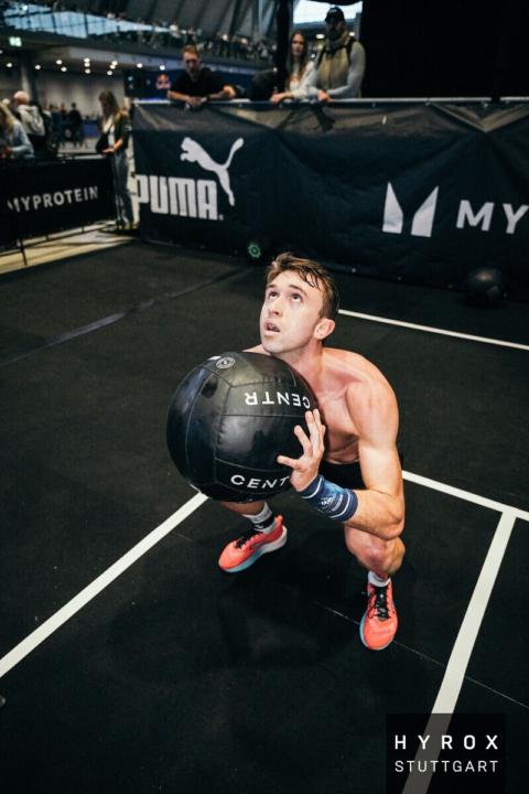 Hi, I am Mat - Co-Founder of motus ATHLETIC