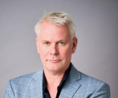 J. Robert de Jong