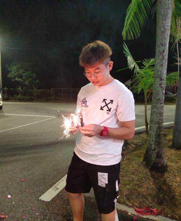 Qin Hang Too