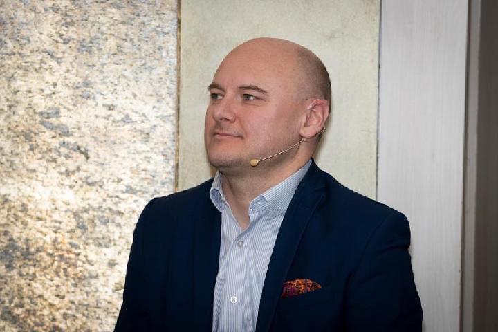 Oliver SzobOnya