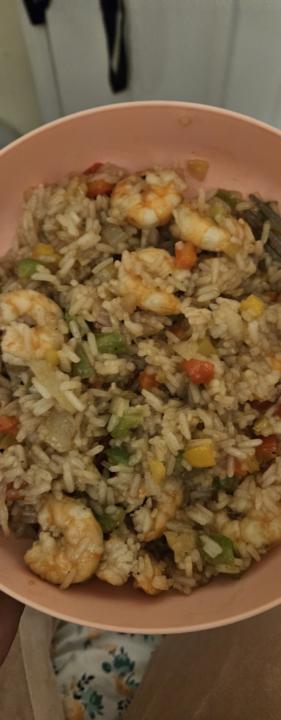 🌈 Flavor-Packed Shrimp Stir-Fry with Jasmine Rice. Clink link below for recipe 