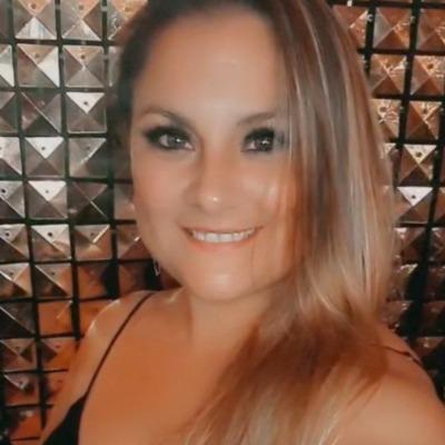 Yanina Daire