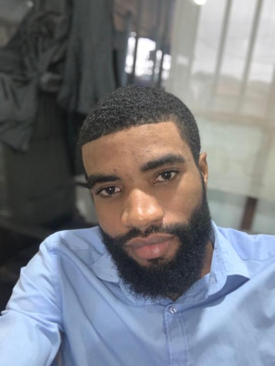 Christin hausser Nke menouna