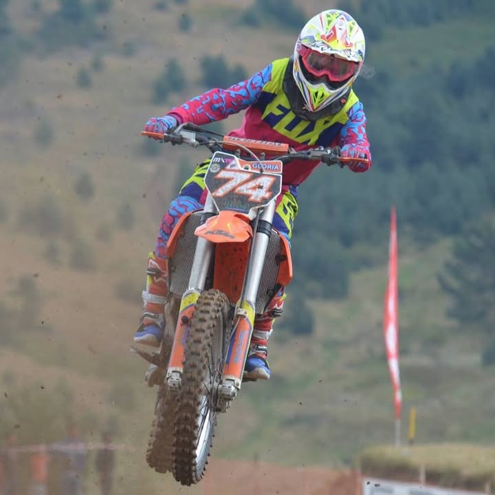 Глория Дяксова