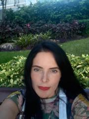 Liz Bello