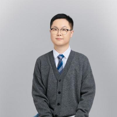 认真思考的 阿木