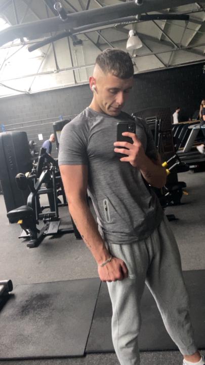 Start your week the right way , getting the hard stuff done early ❤️💪