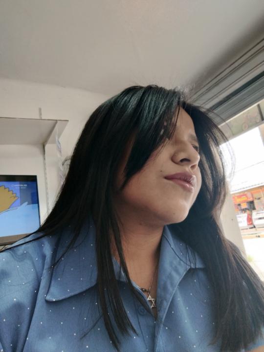 Alejandra Flores