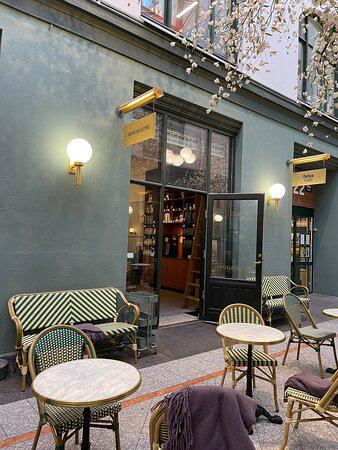 Share your office for the day! 