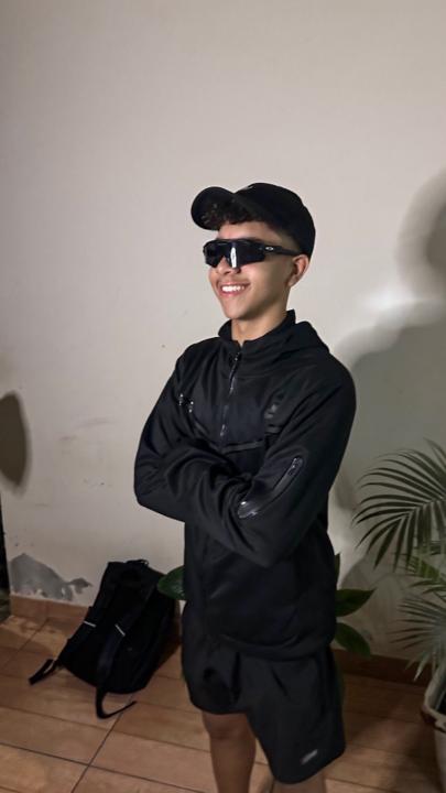 Leo Menezes