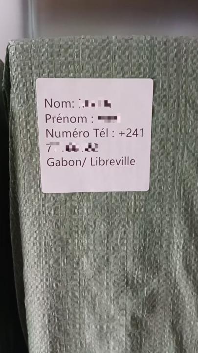 Commande de lampe solaire en cours pour le GABON