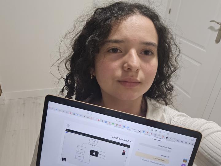 New here - Photo so you know i'm human :)